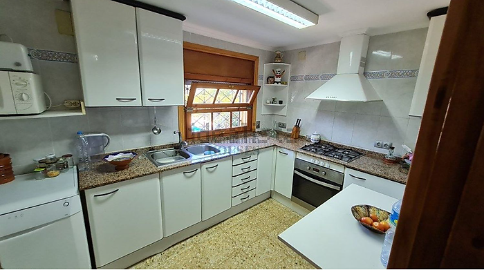 Casa en venta  con parcela plana y licencia turistica en - Lloret de Mar.