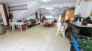 Haus zum Verkauf mit flachem Grundstück und Touristenlizenz in - Lloret de Mar.