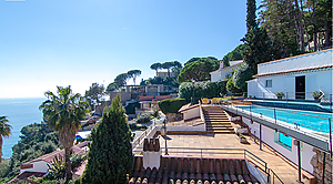 Schönes Haus mit Pool und Panoramablick aufs Meer  4 pax