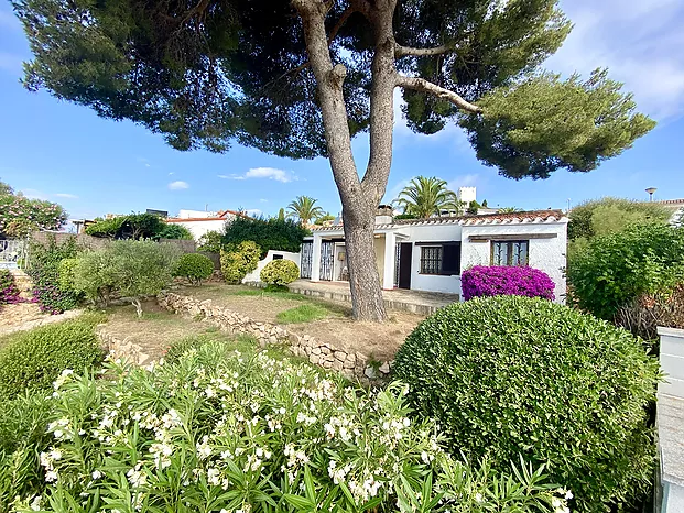 Casa con magnificas vistas y jardin en alquiler - Canyelles