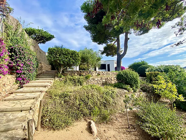 Casa con magnificas vistas y jardin en alquiler - Canyelles