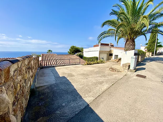 Casa en alquiler con piscina privada y vistas en Cala Canyelles (Lloret de mar)