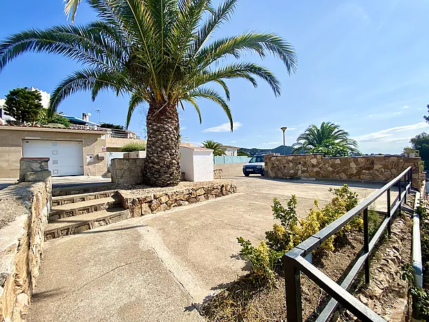 Casa en alquiler con piscina privada y vistas en Cala Canyelles (Lloret de mar)