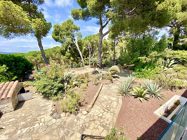 Maison avec belle vue de mer et piscine privée en location à Cala Canyelles