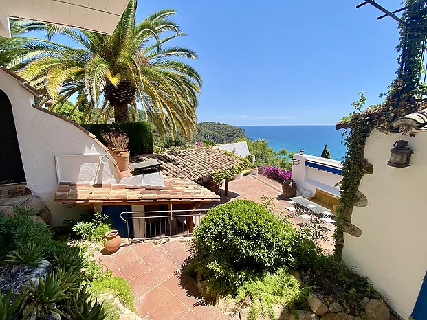 Preciosa  casa con piscina y visas panoramicas al mar para  4pax