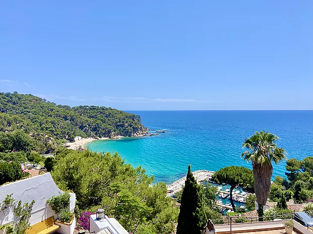 Schönes Haus mit Pool und Panoramablick aufs Meer  4 pax