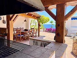 Schönes Haus mit Pool und Panoramablick aufs Meer  4 pax