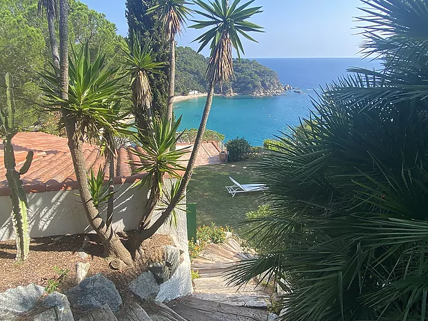 Villa zun auf einen herlichen Grundstuck mit Spektakulärer Aussicht