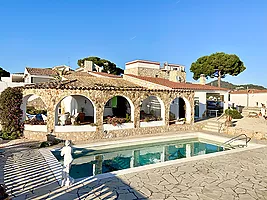 Villa Ariel, Ferienhaus mit Meerblick